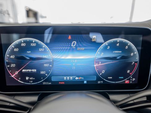 New 2025 Mercedes-Benz GLC 43 AMG 4MATIC image 10