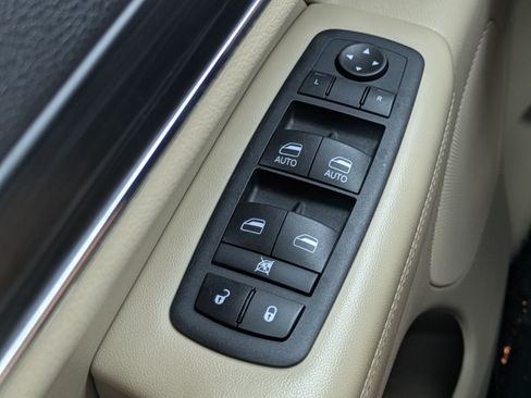 Used 2020 Jeep Grand Cherokee Limited w/ Luxury Group II RWD image 20