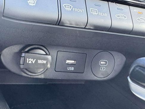 Used 2025 Hyundai Elantra SEL image 27