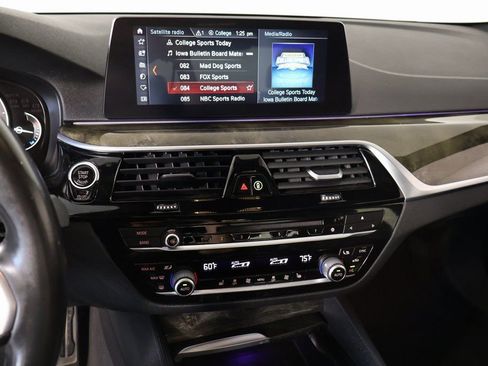 Used 2019 BMW 530i xDrive w/ M Sport Package AWD/4WD image 5