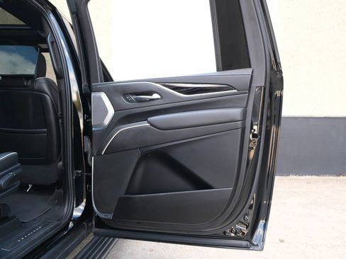 Used 2021 Cadillac Escalade ESV Sport w/ Driver Assist Tech Package RWD image 29