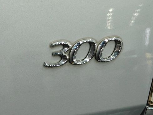 Used 2013 Chrysler 300 w/ Driver Convenience Group image 51