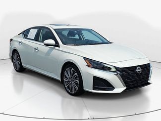 Used 2025 Nissan Altima 2.5 SL FWD video 3