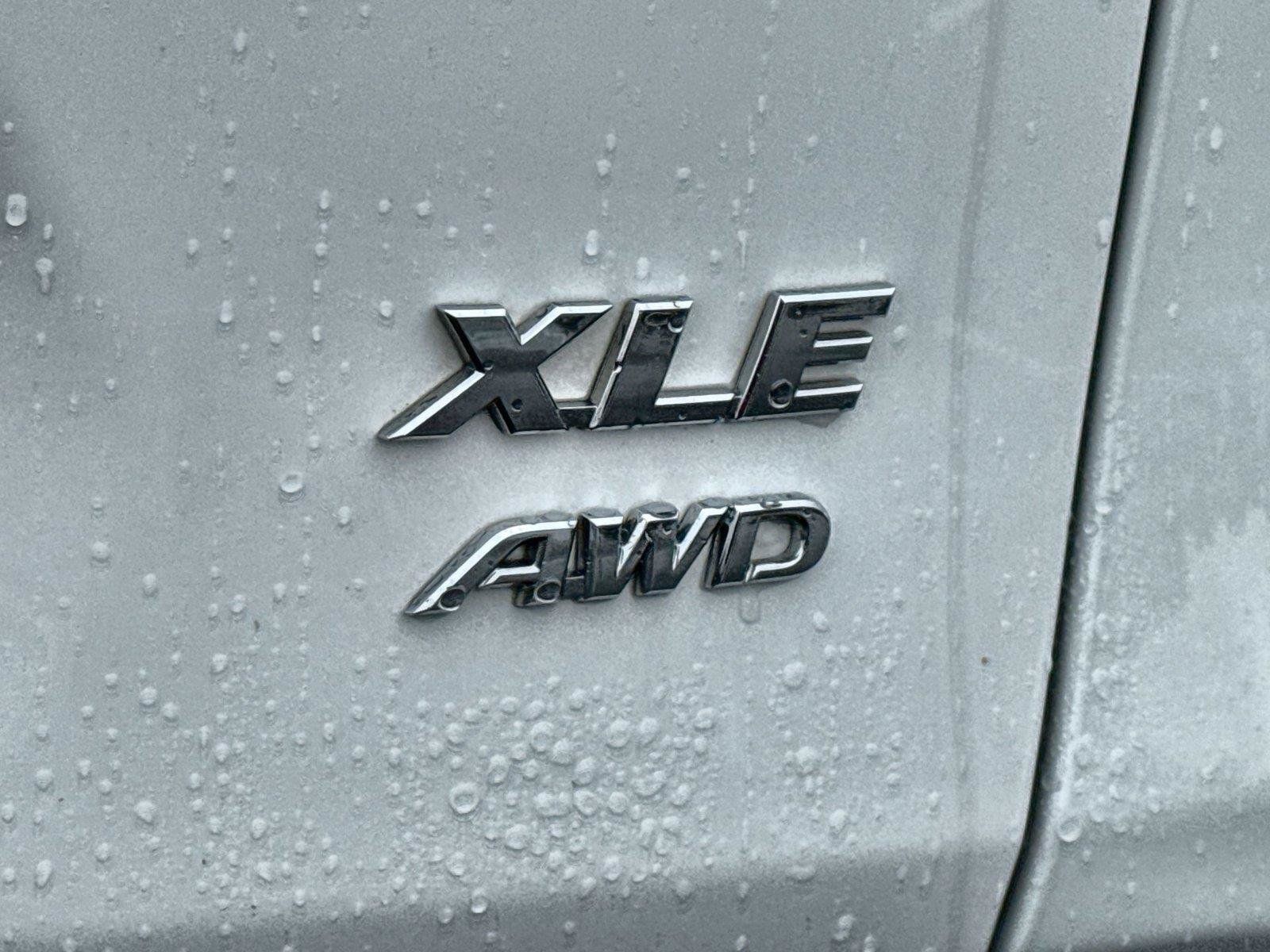 Used 2020 Toyota RAV4 XLE Premium AWD/4WD image 20