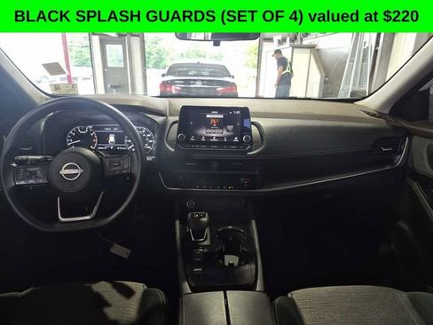 Used 2023 Nissan Rogue SV FWD image 4