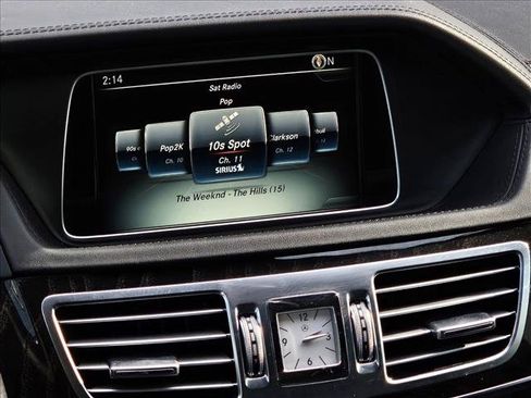 Used 2016 Mercedes-Benz E 400 4MATIC Sedan image 21