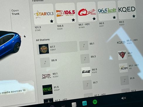 Used 2018 Tesla Model 3 Long Range image 17