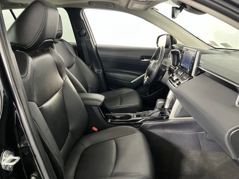 Used 2022 Toyota Corolla Cross XLE w/ Convenience Package image 33