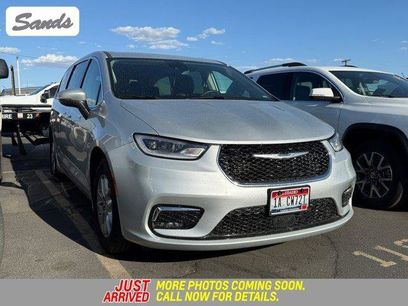 Used 2023 Chrysler Pacifica Touring-L