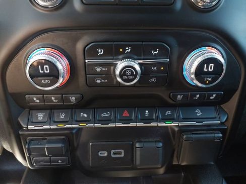Used 2023 GMC Sierra 2500 Denali AWD/4WD image 17