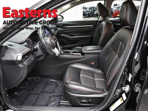 Used 2024 Nissan Altima 2.5 SR FWD image 14
