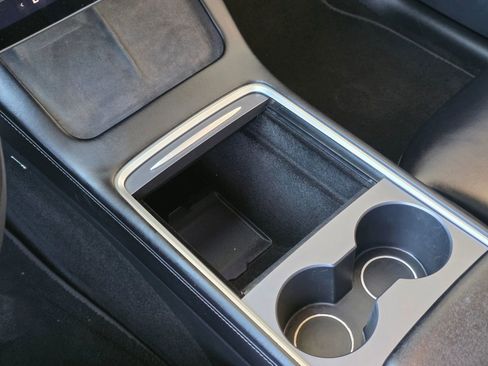 Used 2021 Tesla Model Y Performance image 22