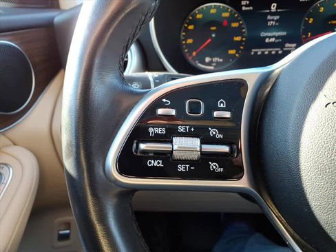 Used 2022 Mercedes-Benz GLC 300 4MATIC image 17