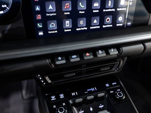 Used 2022 Porsche 911 Carrera image 42