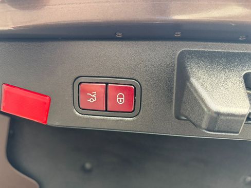 Used 2016 Mercedes-Benz SL 400 image 43