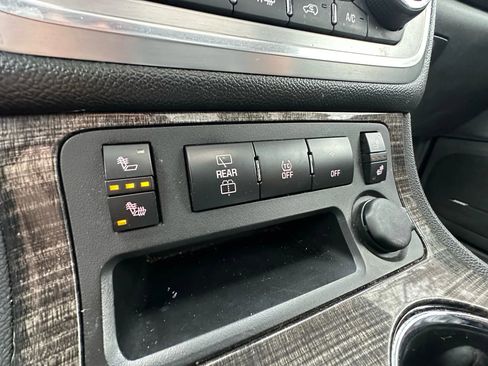 Used 2014 GMC Acadia SLT image 17