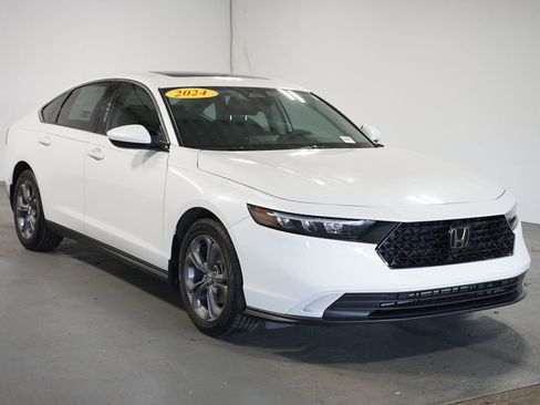 Used 2024 Honda Accord EX image 3