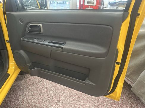 Used 2004 Chevrolet Colorado LS RWD image 24