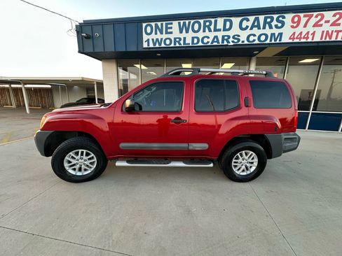 Used 2015 Nissan Xterra S w/ Value Package image 2