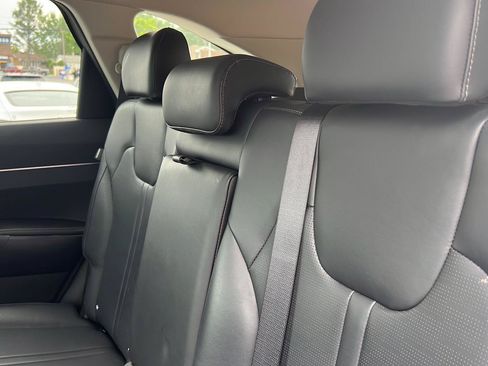 Used 2024 Kia Sorento S w/ Panoramic Sunroof Package AWD/4WD image 9
