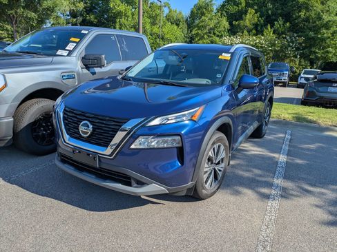 Used 2021 Nissan Rogue SV w/ Premium Package AWD/4WD image 2