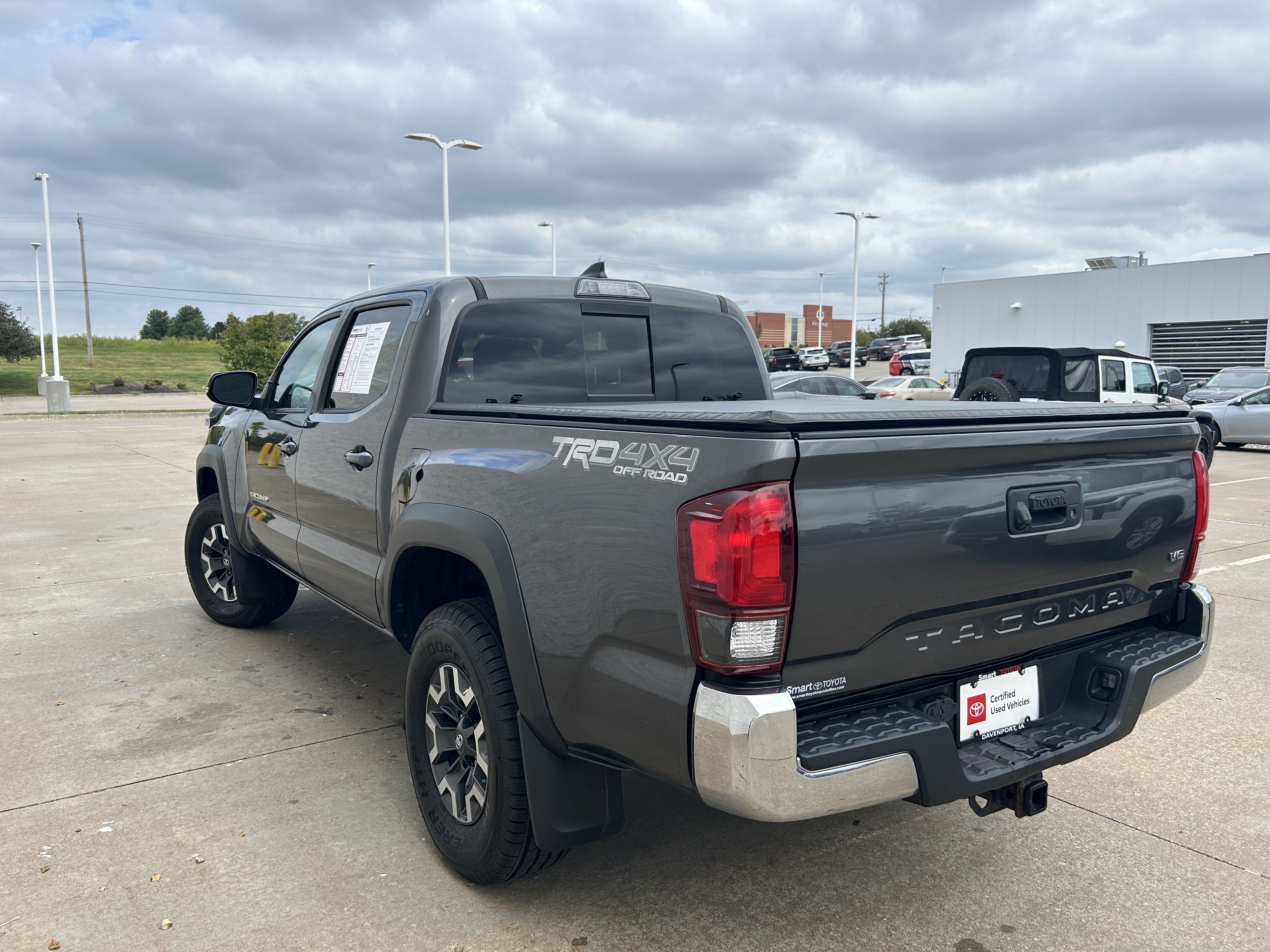 Certified 2018 Toyota Tacoma TRD Off-Road AWD/4WD image 3