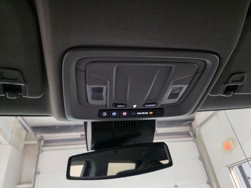 Certified 2022 GMC Sierra 1500 SLT w/ SLT Convenience Package image 25