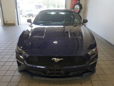 Used 2018 Ford Mustang Coupe RWD image 10