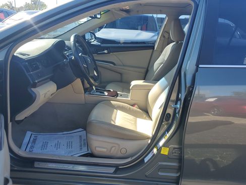 Used 2012 Toyota Camry XLE image 17