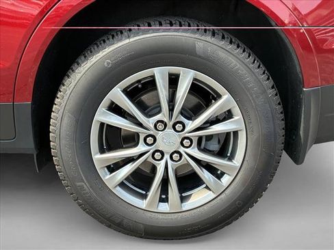 Used 2022 Cadillac XT5 Premium Luxury w/ Technology Package AWD/4WD image 8
