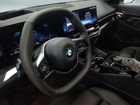 New 2026 BMW 530i xDrive AWD/4WD image 18