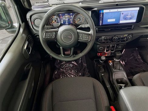Used 2025 Jeep Gladiator Rubicon w/ Convenience Group image 20