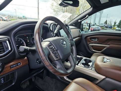 Used 2021 Nissan Titan Platinum Reserve w/ Moonroof Package image 26