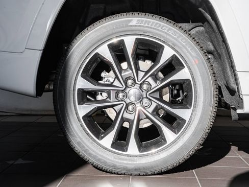 New 2025 Jeep Grand Cherokee Overland w/ Adv Protech Group III image 18