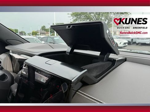 New 2026 GMC Yukon XL AT4 Ultimate w/ LPO, Floor Liner Package AWD/4WD image 40