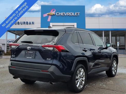 Used 2019 Toyota RAV4 XLE Premium image 4