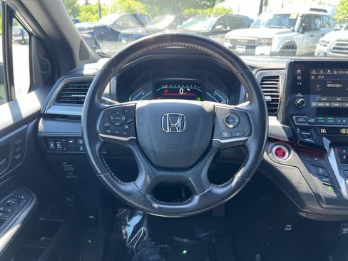 Used 2024 Honda Odyssey Sport image 16