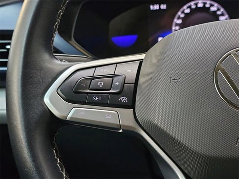 Used 2024 Volkswagen Taos SE image 30