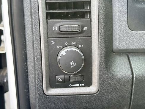Used 2015 RAM 1500 Express image 26