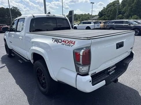 Used 2021 Toyota Tacoma TRD Sport w/ Technology Package AWD/4WD image 4