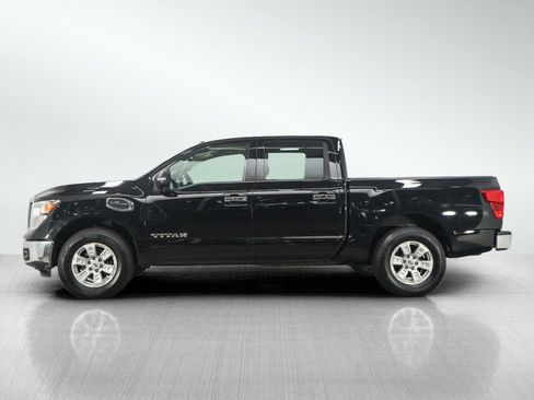 Used 2017 Nissan Titan SV AWD/4WD image 2