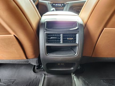 Used 2021 Cadillac XT5 Premium Luxury image 17