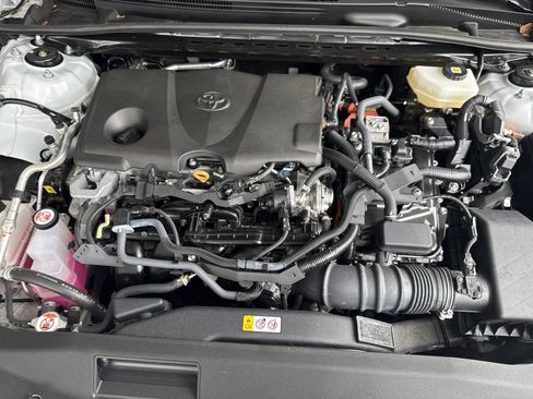 Used 2025 Toyota Camry LE image 32