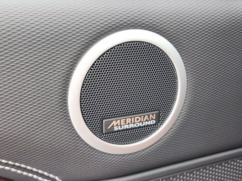Certified 2025 Land Rover Discovery Dynamic SE AWD/4WD image 20