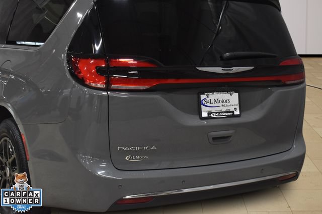 Certified 2025 Chrysler Pacifica Select FWD image 33
