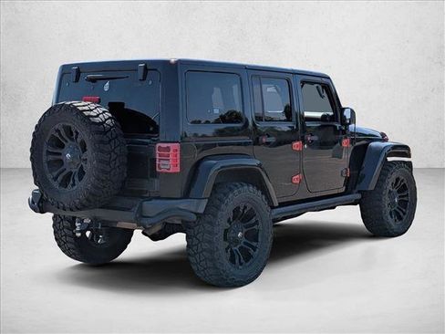 Used 2016 Jeep Wrangler Unlimited Sahara AWD/4WD image 5