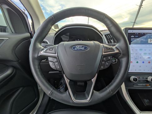 Used 2024 Ford Edge SEL image 17