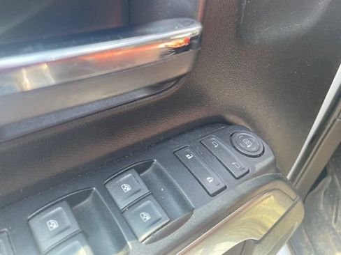Used 2018 Chevrolet Silverado 1500 LT w/ Texas Edition RWD image 8