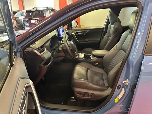 Used 2025 Toyota RAV4 XSE w/ Advanced Technology Package AWD/4WD image 10