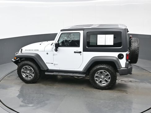 Used 2018 Jeep Wrangler Rubicon w/ Power Convenience Group image 31
